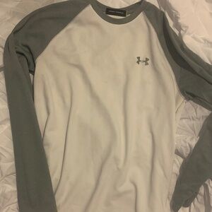 Long sleeve shirt. Under Armor